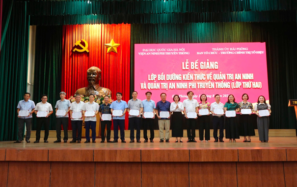 Bồi dưỡng kiến thức Quản trị an ninh và Quản trị an ninh phi truyền thống - nâng cao năng lực nhận diện, phòng ngừa và ứng phó với các thách thức an ninh trong tình hình mới